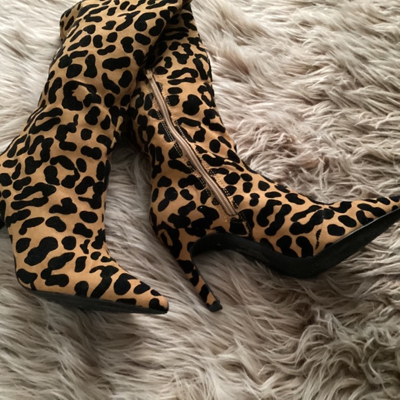 Qupid Women’s Tall 3 Inch Boots, Size 8M, Color Black/Tan - Picture 2 of 2